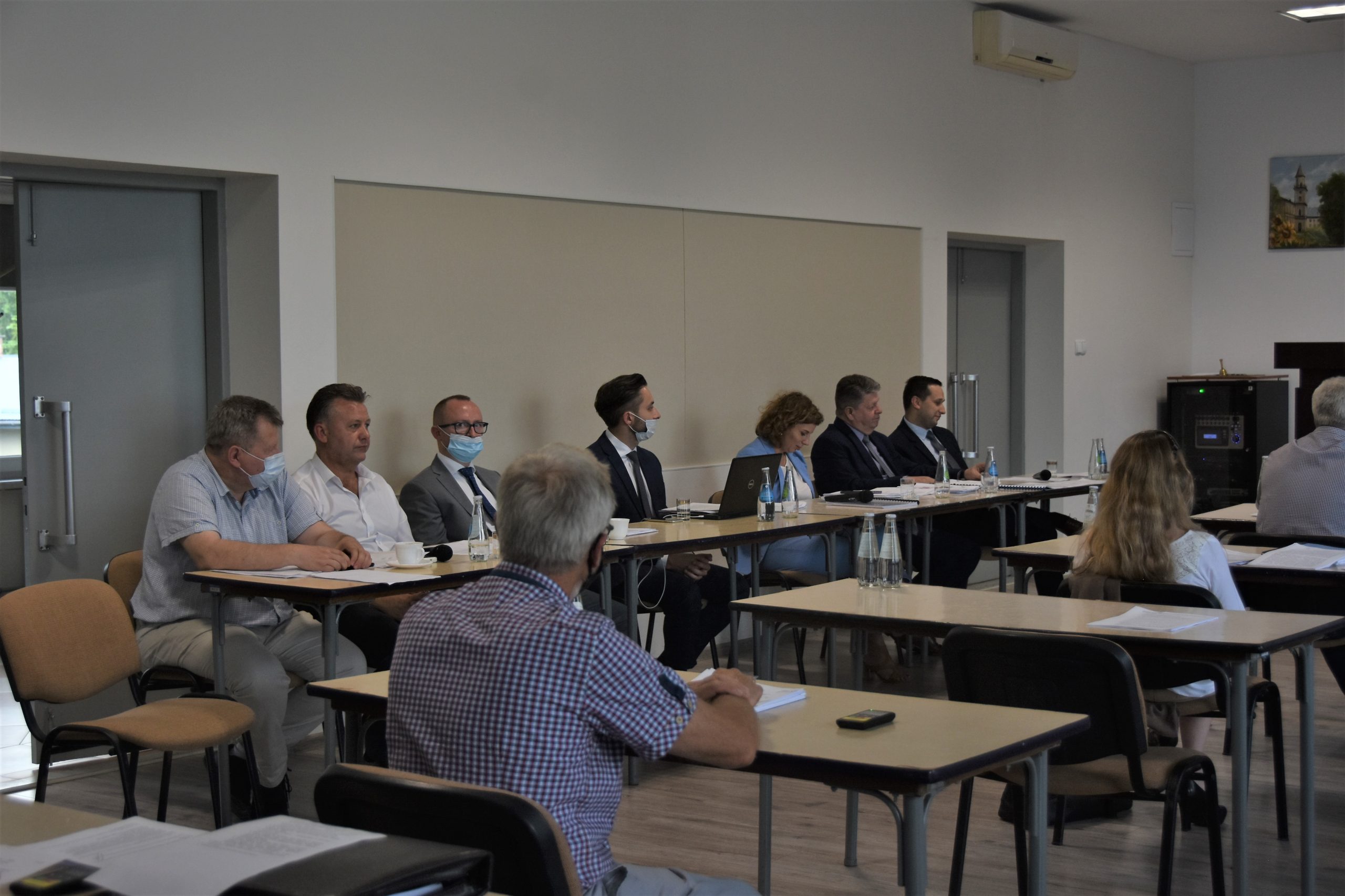 Wotum zaufania i absolutorium dla Burmistrza Brzozowa oraz wielotysięczne dofinansowanie na budowę chodnika w Starej Wsi