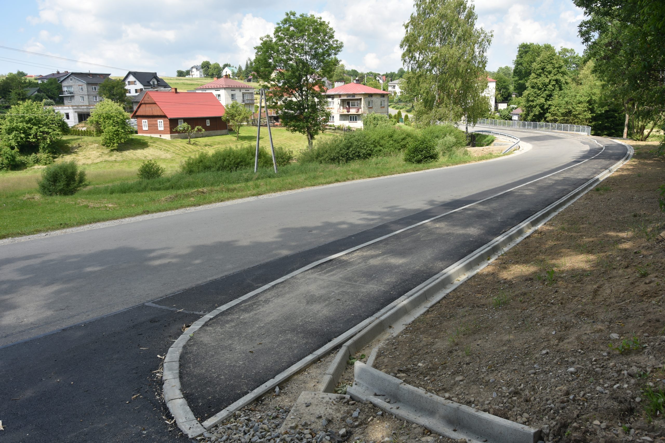 Mieszkańcy Zmiennicy mają nowy chodnik