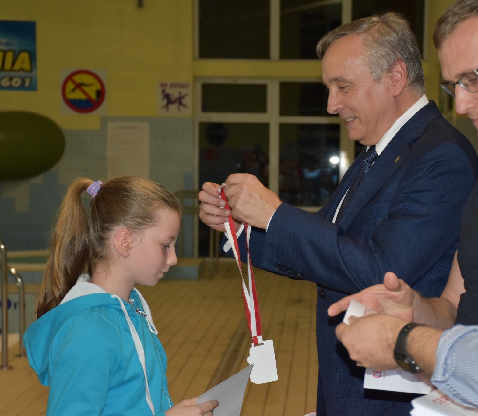 24-godzinna sztafeta pływacka z okazji Święta Niepodległości