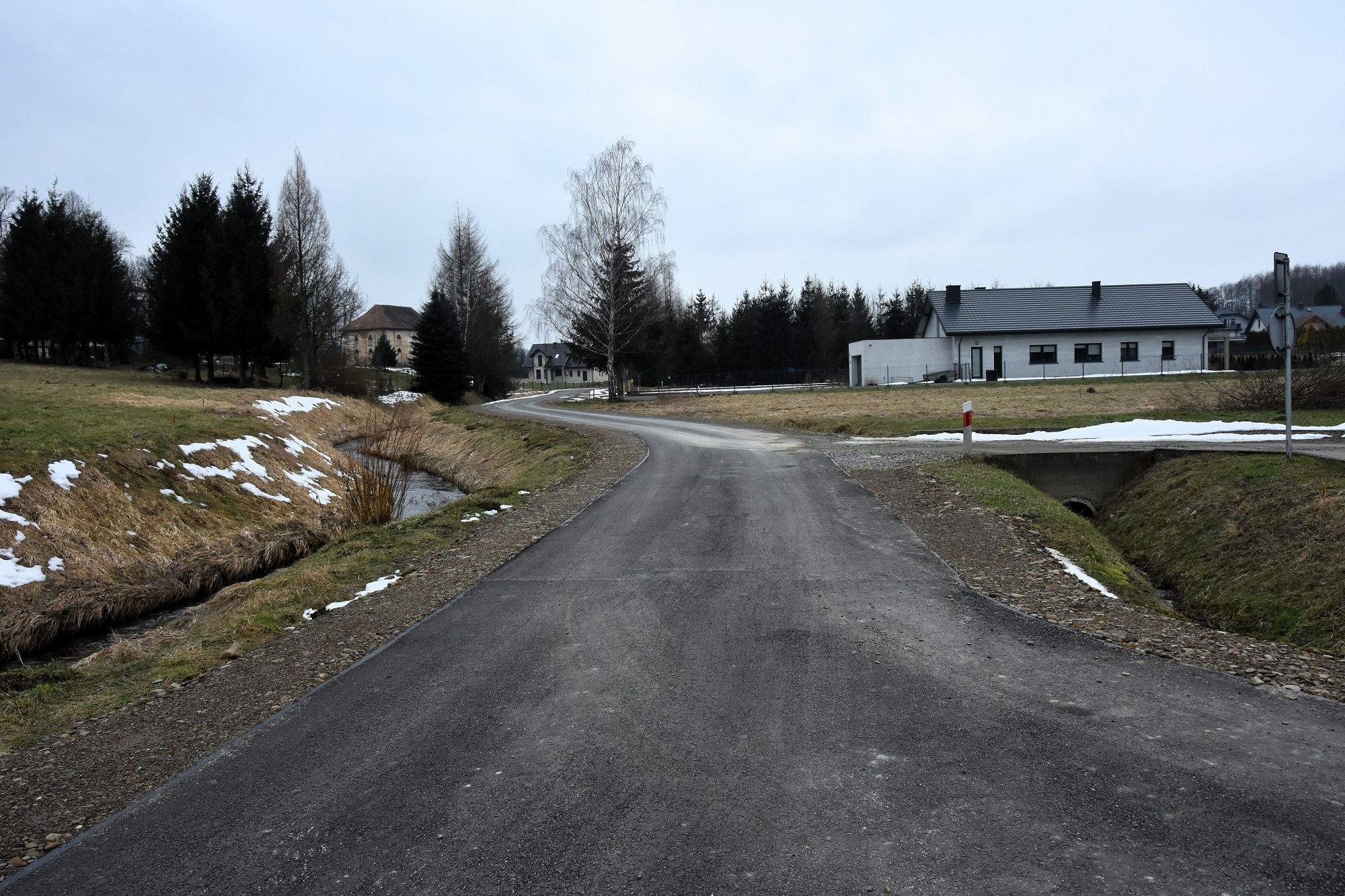 Nowa nawierzchnia drogi w Zmiennicy