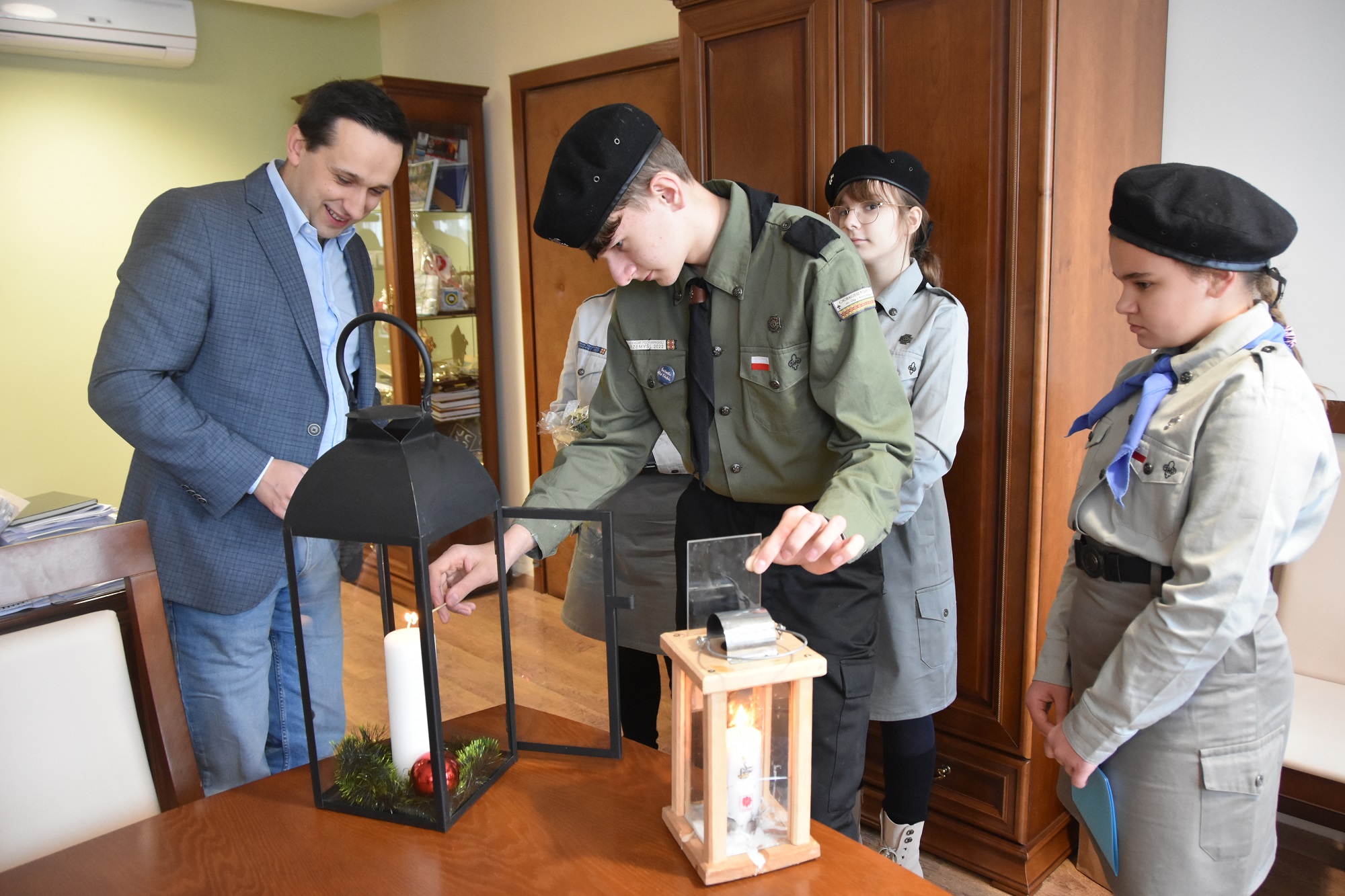 Harcerze przekazali Światło Pokoju