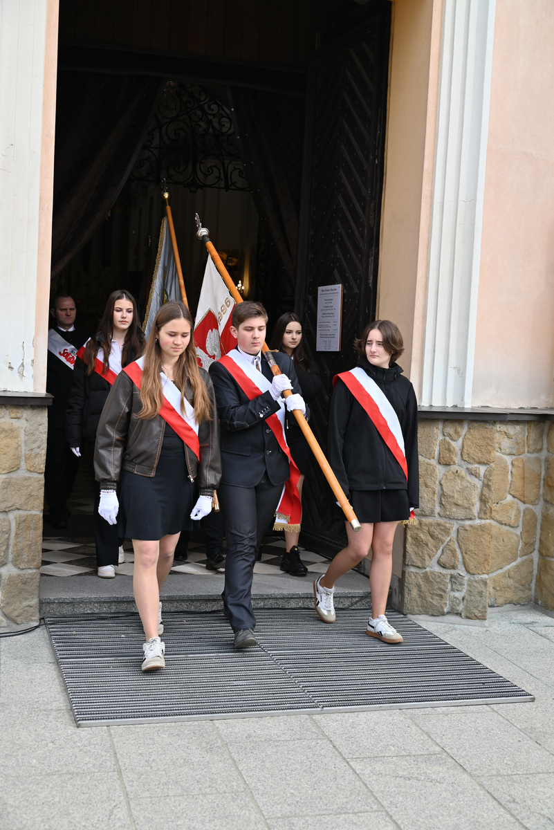 648418601 1392014222964607 867088615011619642 N