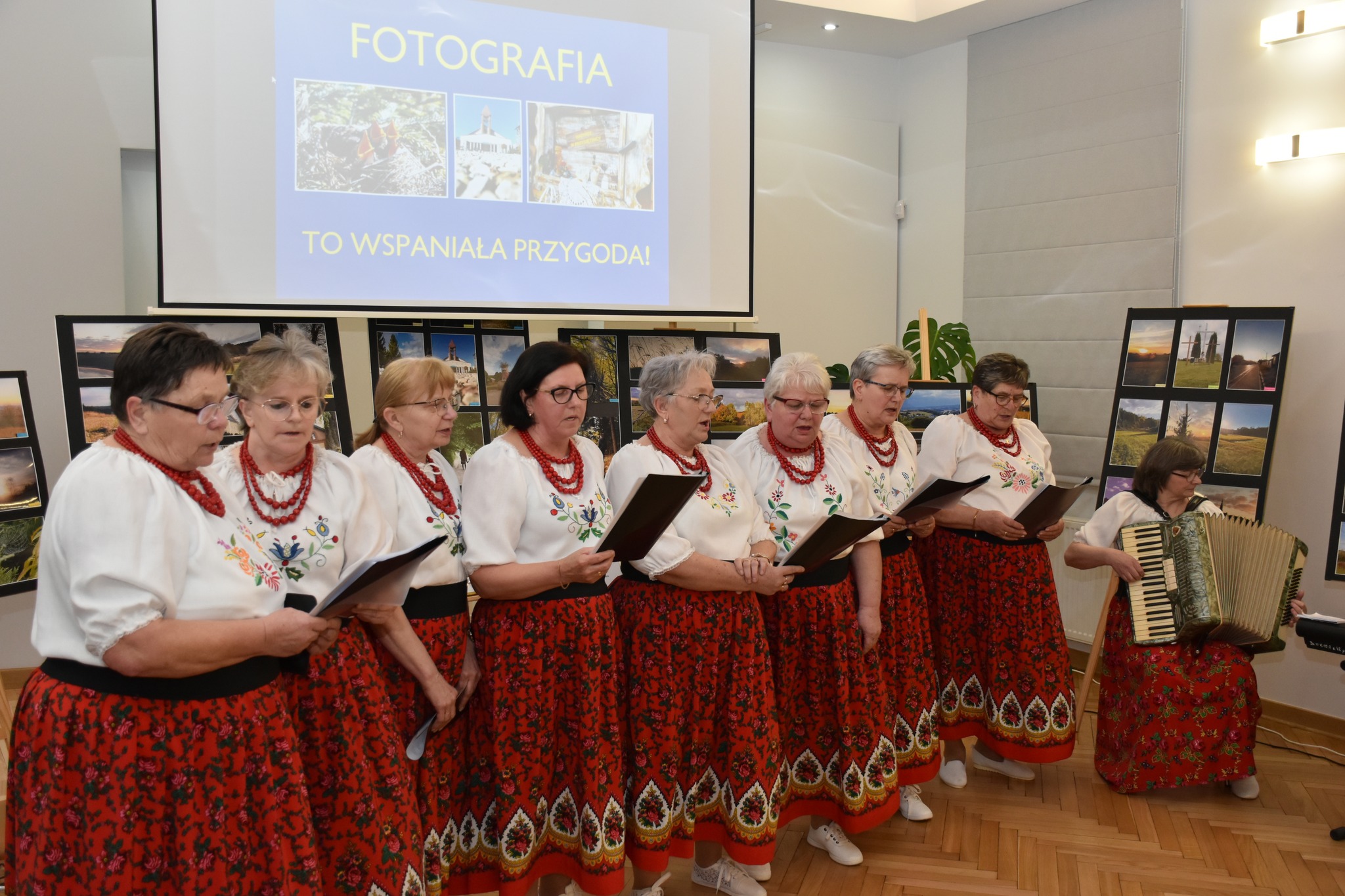 657461856 1431599758771165 1864907281247154530 N