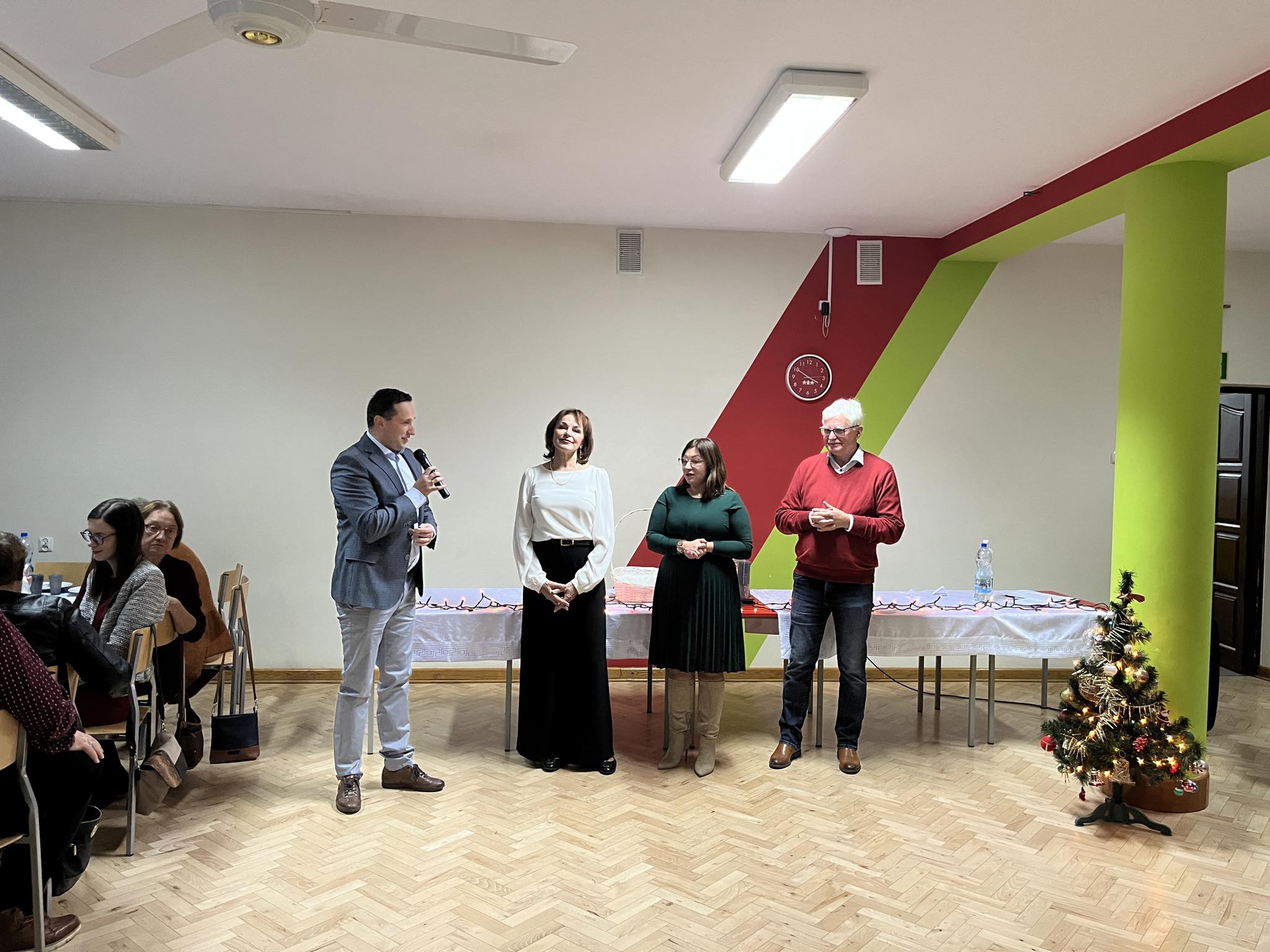 Spotkanie świąteczne w Fundacji Pomocy Dzieciom im. Stanisławy Bieńczak w Brzozowie