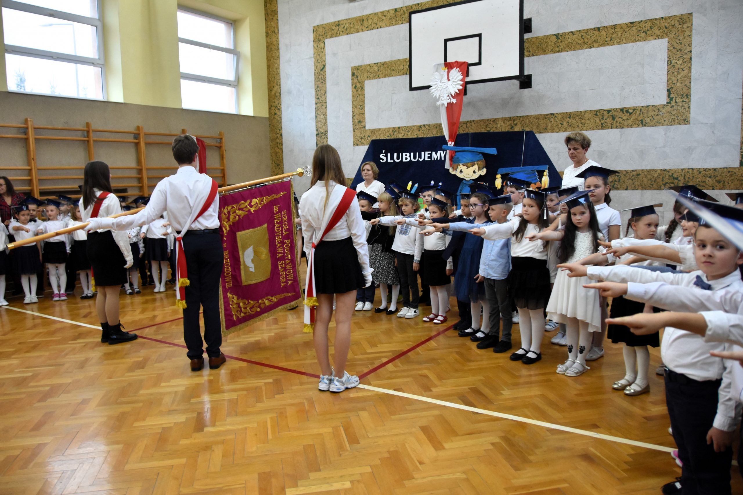 Uroczyste ślubowanie w Szkole Podstawowej Nr 1 w Brzozowie