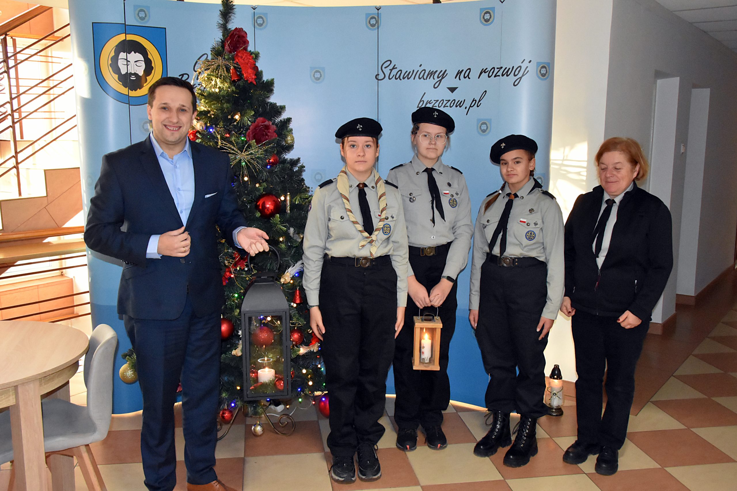 Harcerze przekazali Betlejemskie Światło Pokoju