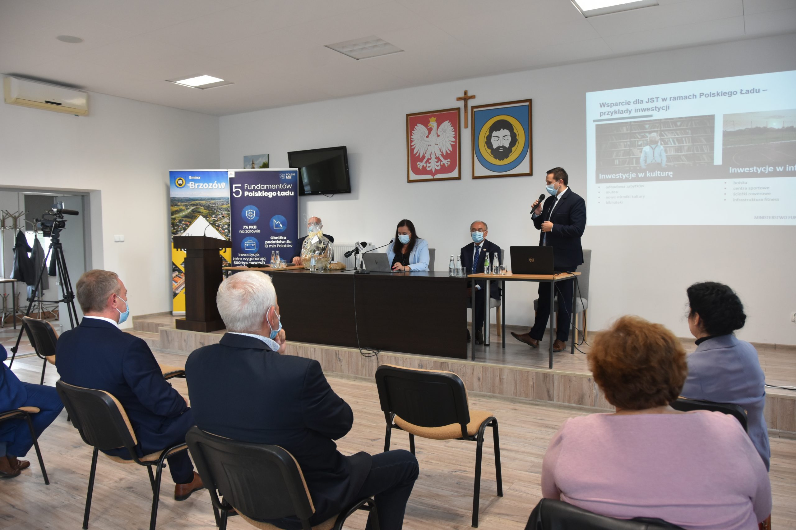 Wizyta Wiceminister Małgorzaty Jarosińskiej-Jedynak w Brzozowie (film)