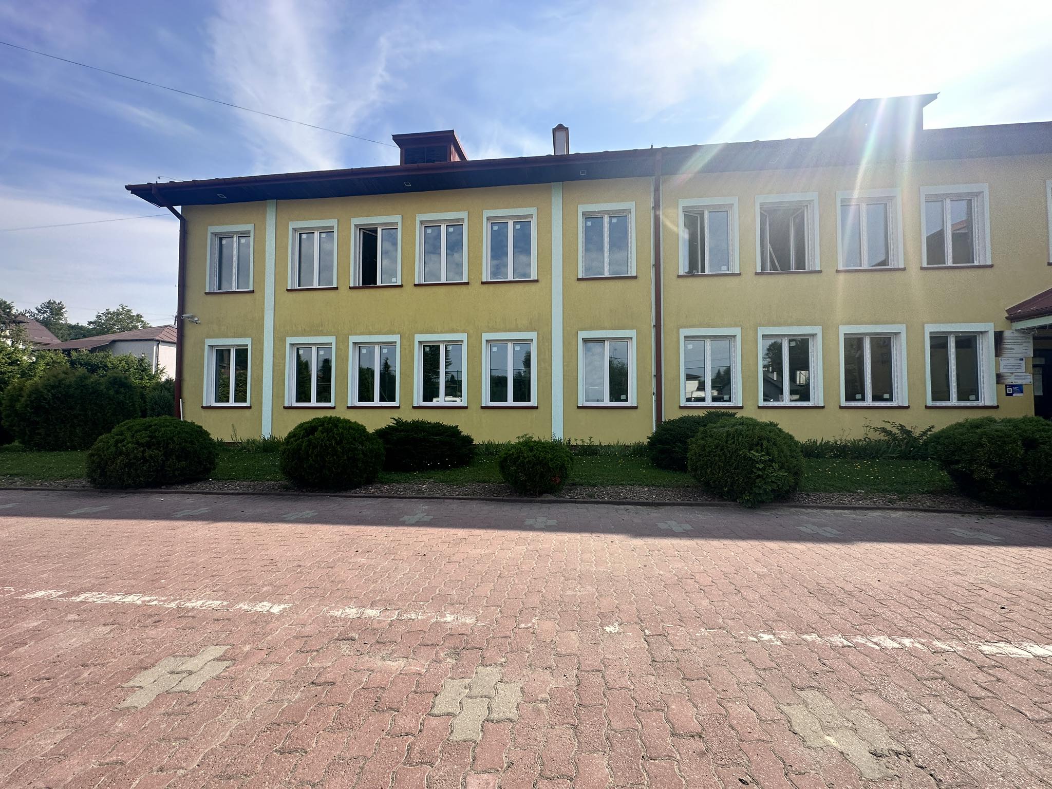 Milionowe inwestycje w placówkach oświatowych Gminy Brzozów